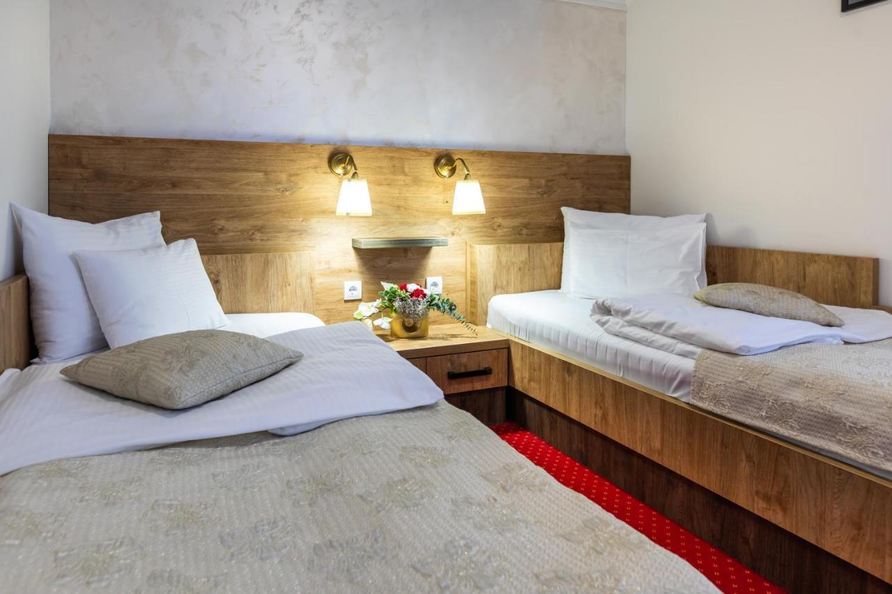 סובוטיקה Garni Hotel Royal Crown מראה חיצוני תמונה